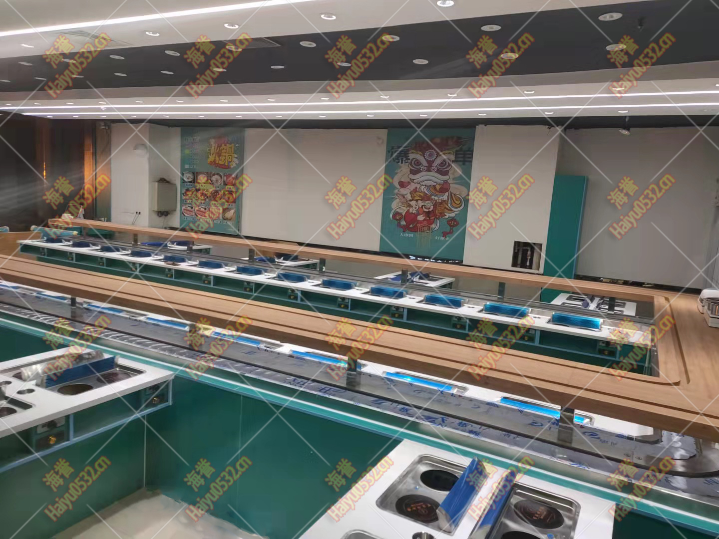 大U型智能送餐乐动注册官网四人桌台面完成
