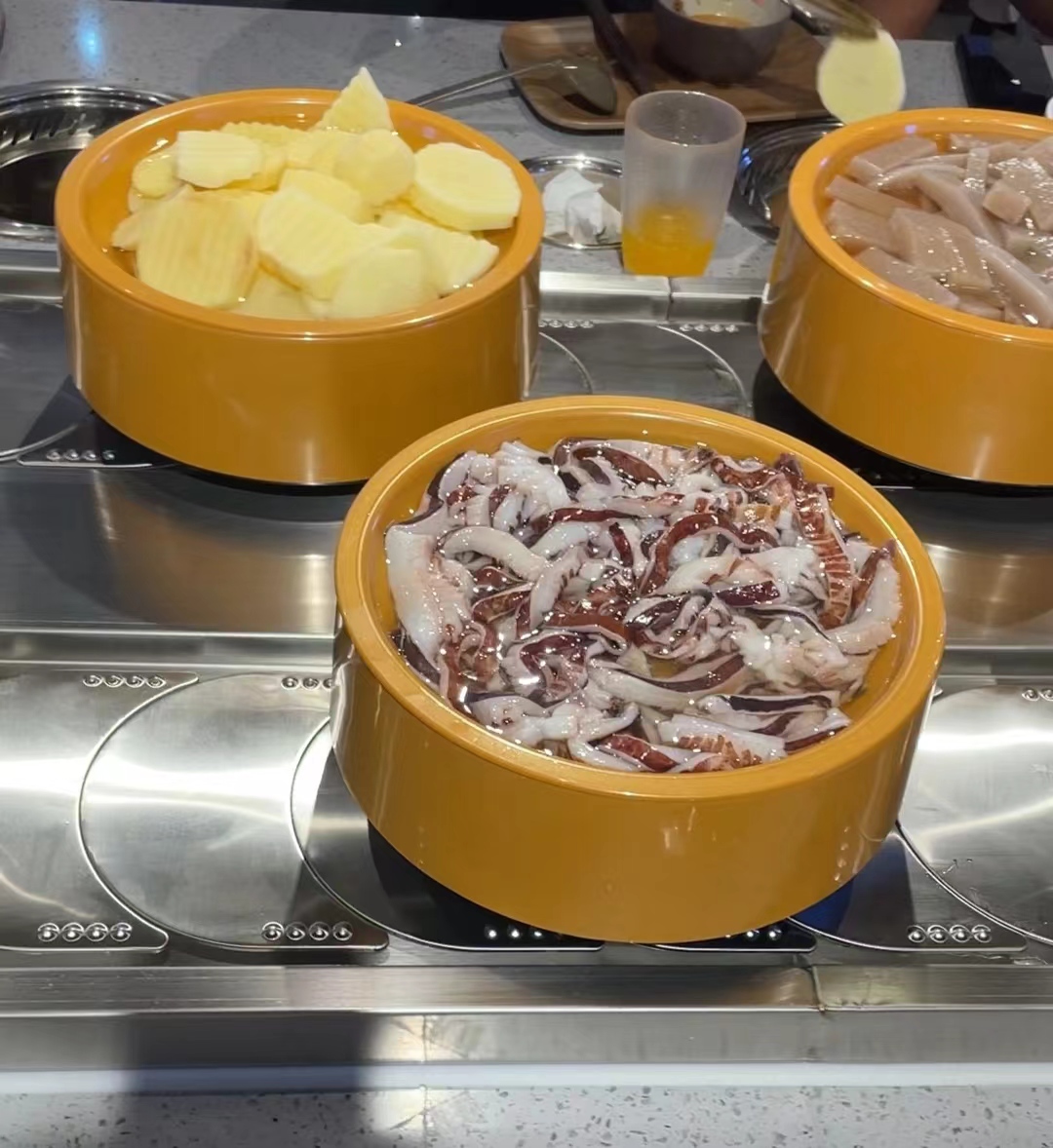怎样确保旋转小火锅店的食品安全？