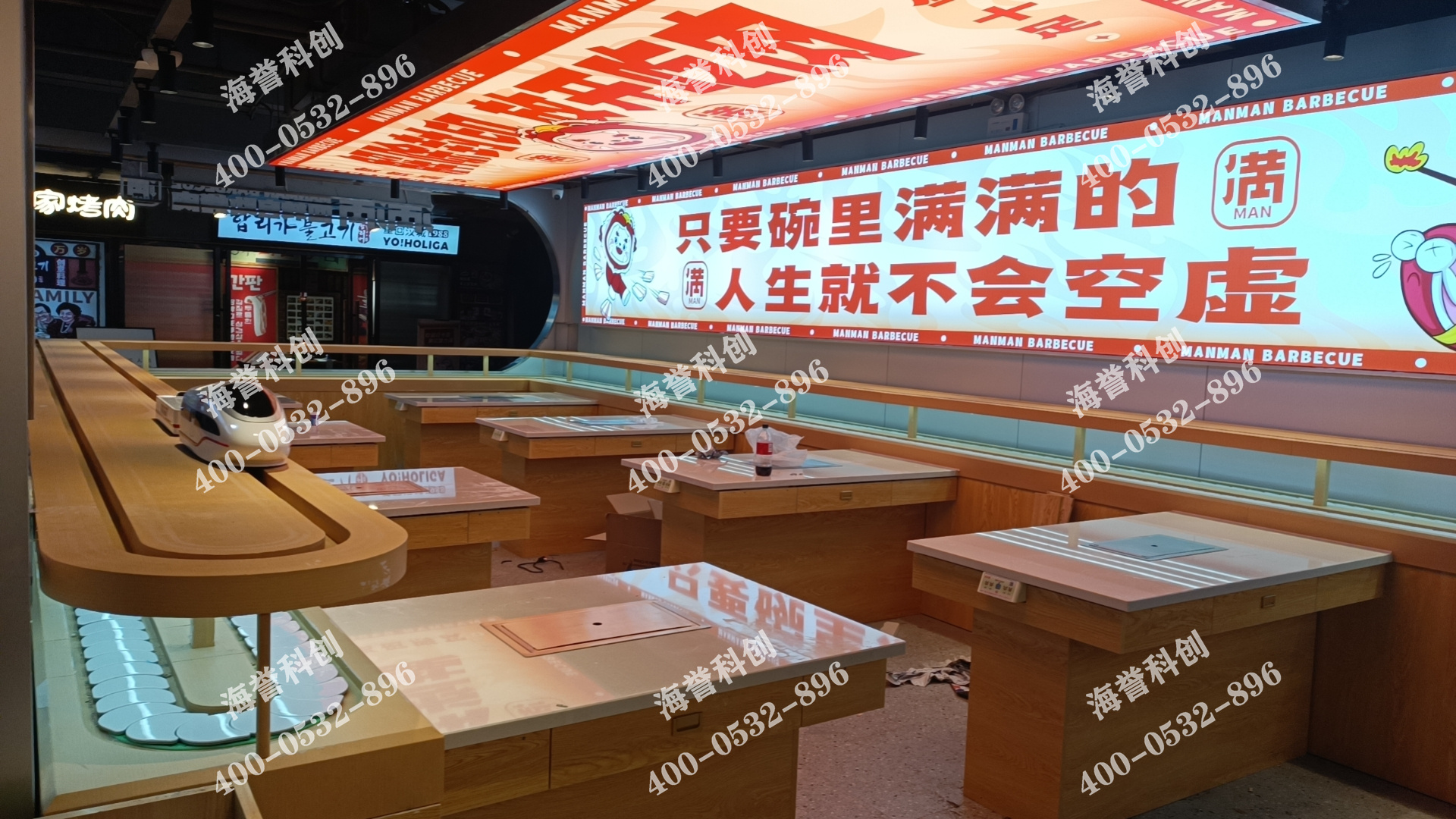 海誉科创湖北武汉自助烤肉餐厅搭载智能送餐小火车安装完成